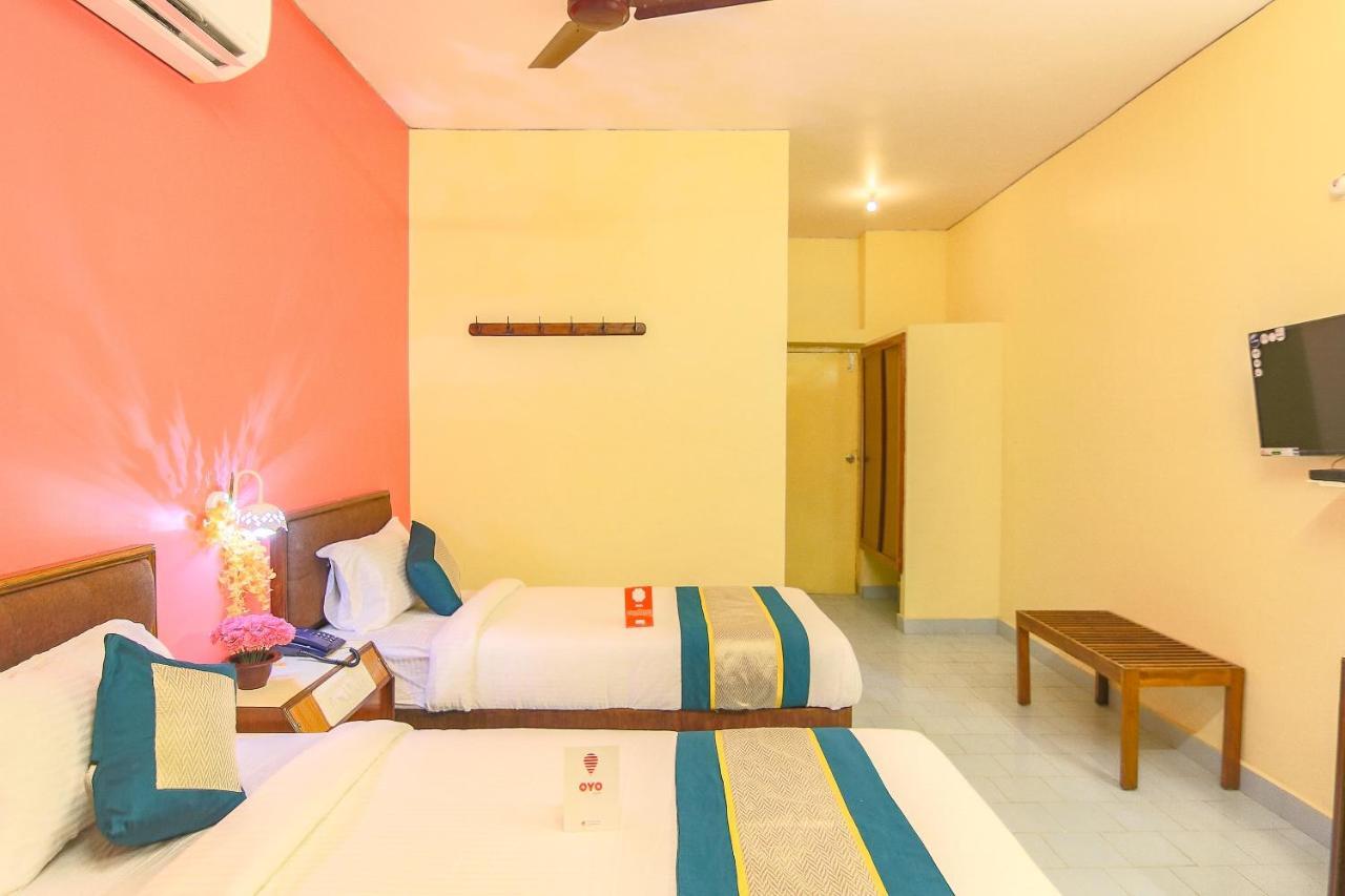 Oyo 10709 Hotel Sbt Visakhapatnam Exterior foto